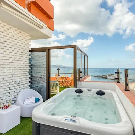Relax Over The Sea Apartment